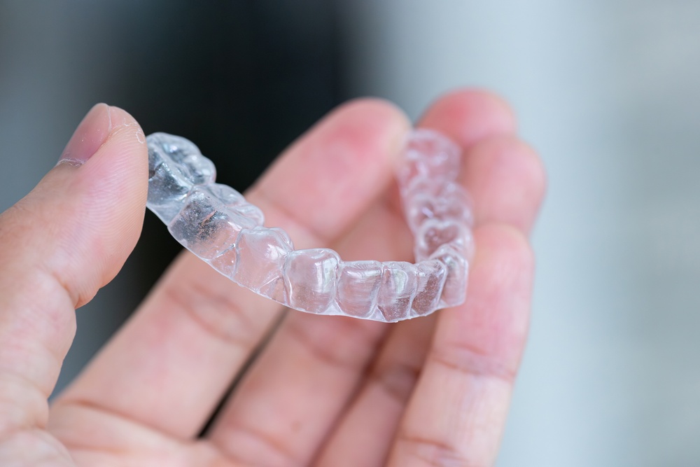 invisalign treatment uses, safety, results and daily life